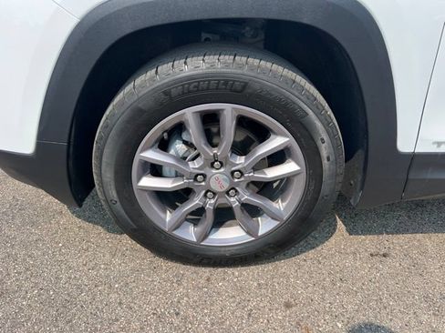 Used 2023 GMC Terrain SLT w/ LPO, Floor Liner Package AWD/4WD image 11