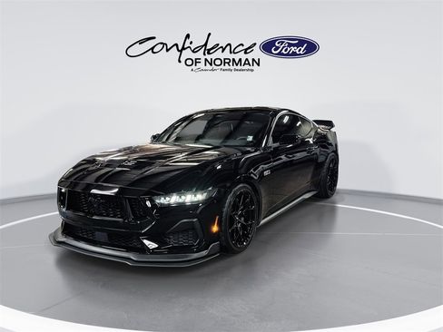 Used 2024 Ford Mustang GT Premium image 3