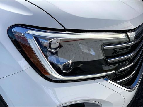 Used 2024 Volkswagen Atlas SE image 24