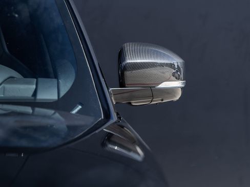 Used 2021 Land Rover Range Rover Sport SVR image 17