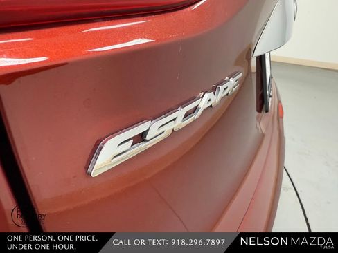 Used 2014 Ford Escape Titanium w/ Equipment Group 401A FWD image 10