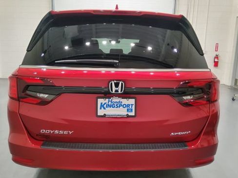 Used 2024 Honda Odyssey Sport image 6