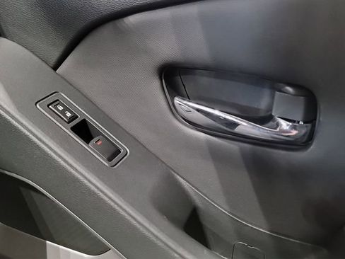 Used 2022 Nissan Frontier SV AWD/4WD image 18