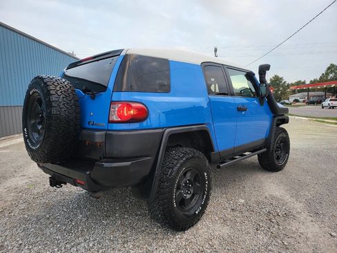 Used 2008 Toyota FJ Cruiser Base 4x4 4dr SUV 5A image 12