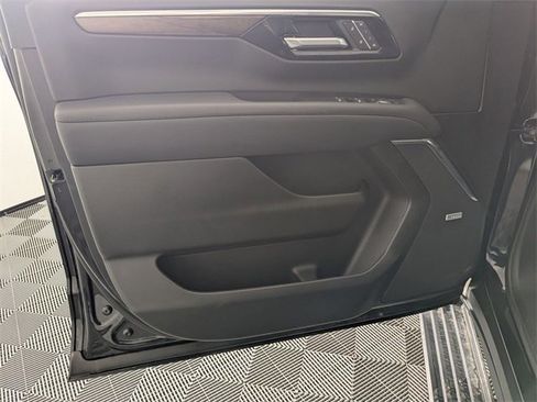 Used 2025 Chevrolet Tahoe High Country image 10