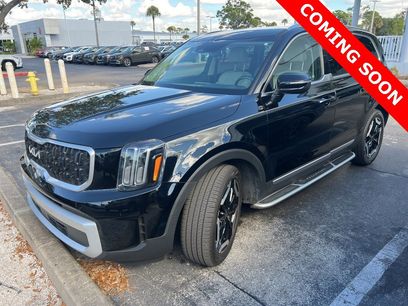Certified 2024 Kia Telluride EX w/ EX Captain's Chair Package
