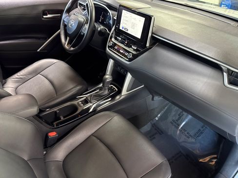 Used 2023 Toyota Corolla Cross XLE w/ Convenience Package FWD image 34