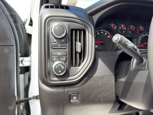 Used 2024 GMC Sierra 2500 Pro AWD/4WD image 18