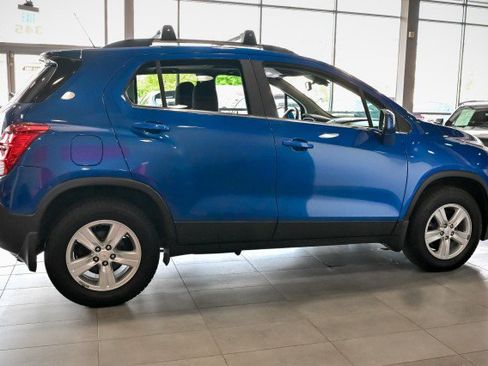 Used 2015 Chevrolet Trax LT w/ LT Sun and Sound Package AWD/4WD image 4