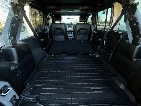 Used 2019 Jeep Wrangler Unlimited Sport S image 31