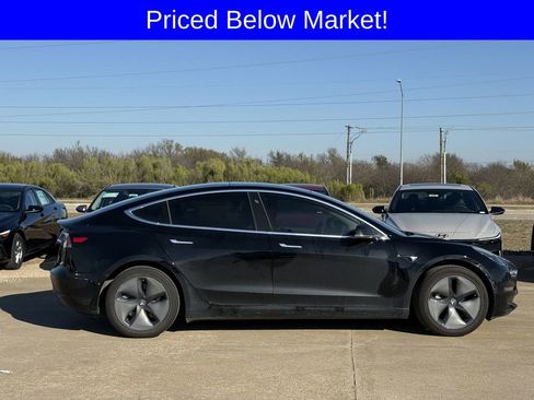 Used 2019 Tesla Model 3 Standard Range Plus image 3