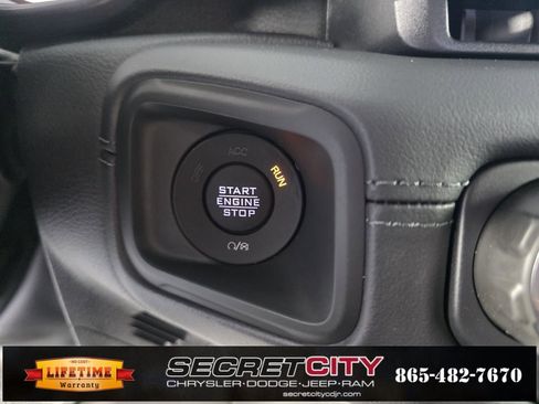 New 2025 Jeep Gladiator Mojave image 21