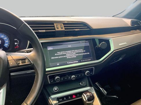 Certified 2024 Audi Q3 2.0T Premium AWD/4WD image 7