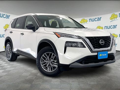 Used 2023 Nissan Rogue S image 1