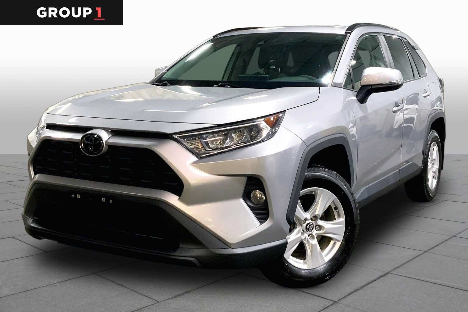 Used 2020 Toyota RAV4 XLE w/ Convenience Package AWD/4WD image 1