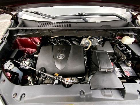 Used 2019 Toyota Highlander XLE image 29