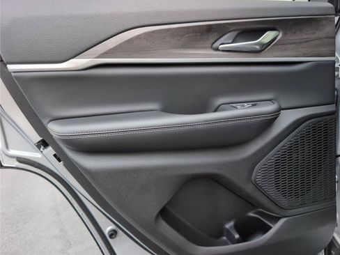 New 2026 Jeep Grand Cherokee Altitude RWD image 36