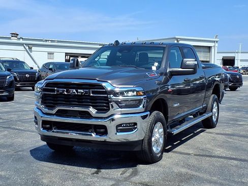 Used 2025 RAM 2500 Big Horn AWD/4WD image 2