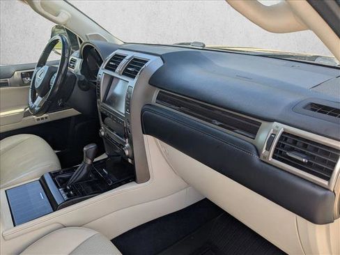 Used 2020 Lexus GX 460 Premium w/ Premium Package image 21