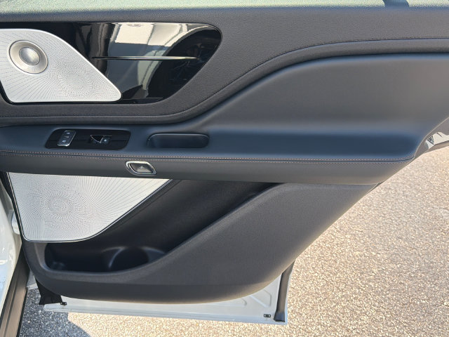 New 2026 Lincoln Aviator Reserve AWD/4WD image 17
