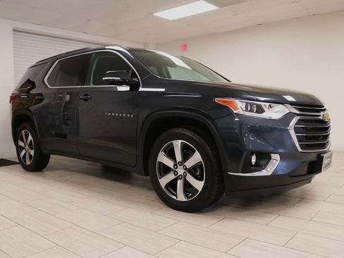 Used 2020 Chevrolet Traverse LT w/ LT Premium Package image 5
