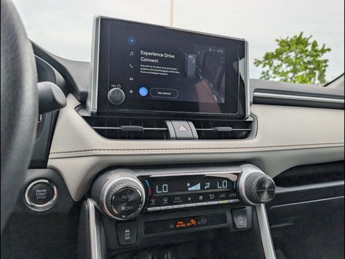 Used 2025 Toyota RAV4 XLE w/ Convenience Package FWD image 18