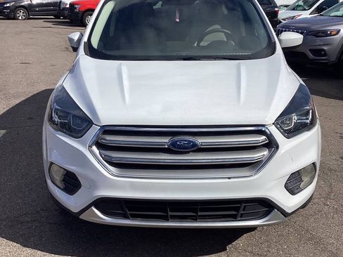 Used 2019 Ford Escape SE FWD image 3