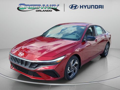 Used 2025 Hyundai Elantra Sport FWD image 2
