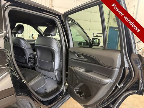 Used 2024 Jeep Grand Cherokee Altitude AWD/4WD image 36