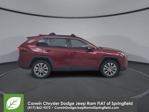 Used 2021 Toyota RAV4 XLE Premium AWD/4WD image 17