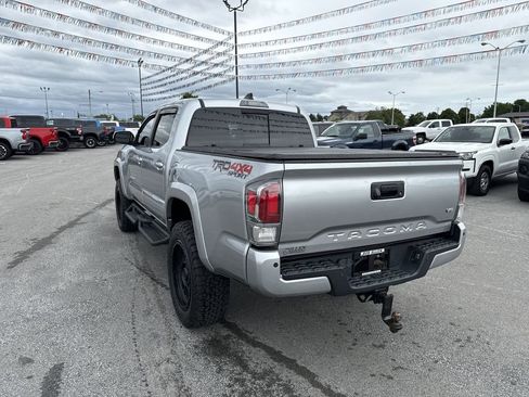 Used 2022 Toyota Tacoma TRD Sport w/ Technology Package AWD/4WD image 12