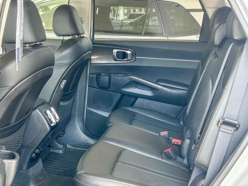 Used 2021 Kia Sorento S w/ Panoramic Sunroof Package AWD/4WD image 18