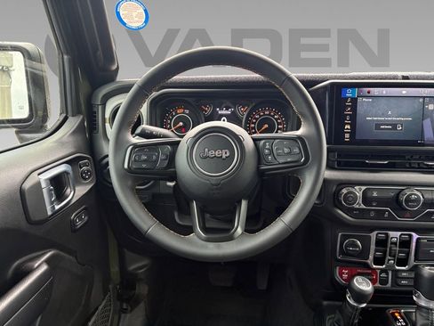 Used 2024 Jeep Wrangler Willys image 11
