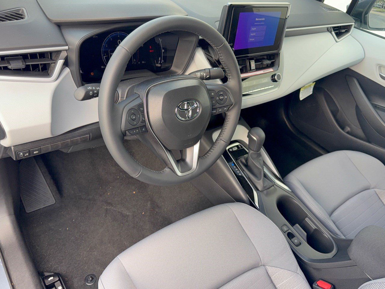 Used 2026 Toyota Corolla SE FWD image 4