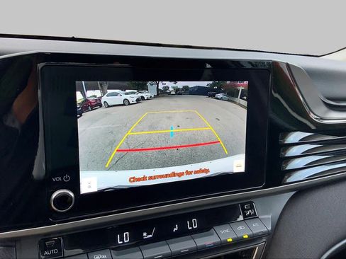 Used 2025 Toyota Camry LE FWD image 25