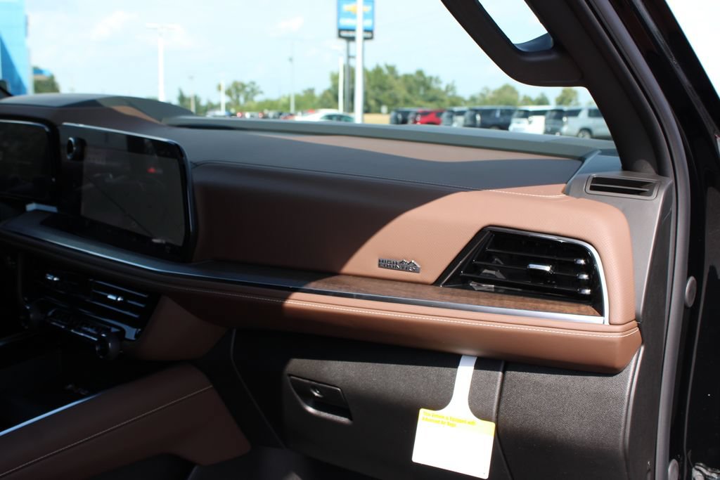 New 2026 Chevrolet Tahoe High Country AWD/4WD image 36
