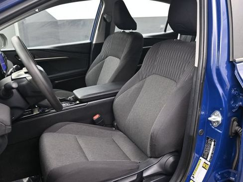 Used 2025 Toyota Camry LE FWD image 4