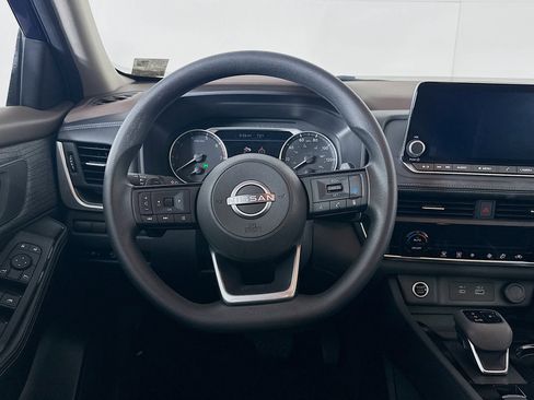 Used 2023 Nissan Rogue SV image 18