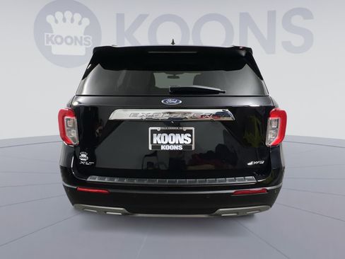 Used 2023 Ford Explorer XLT w/ Equipment Group 202A image 5