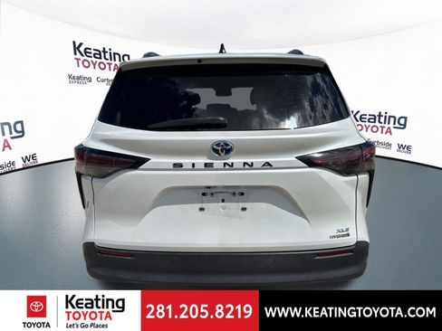 Used 2024 Toyota Sienna XLE image 6