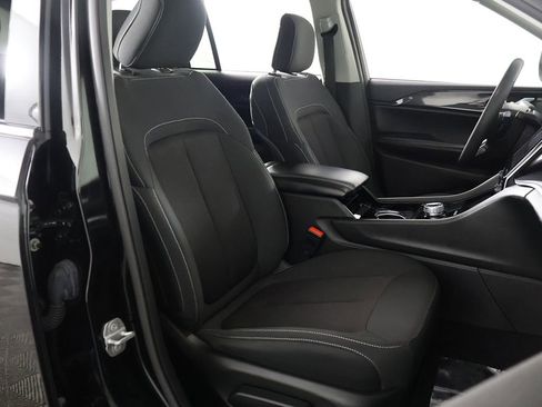 Used 2023 Jeep Grand Cherokee Laredo AWD/4WD image 31