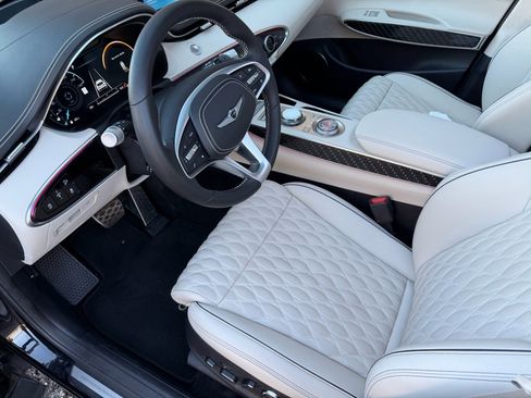 Used 2023 Genesis GV70 3.5T Sport w/ Sport Prestige Package image 12