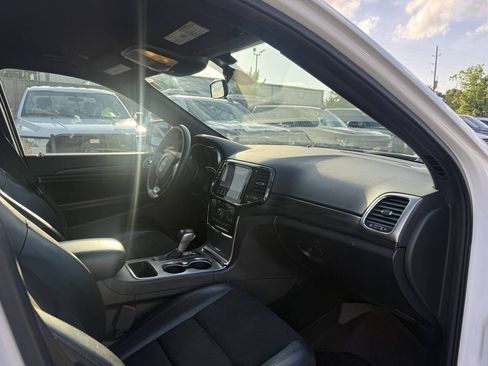 Used 2021 Jeep Grand Cherokee Laredo X RWD image 9