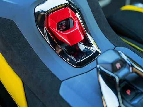 Used 2022 Lamborghini Huracan STO RWD image 19