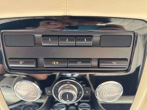 Used 2014 Bentley Flying Spur W12 image 34