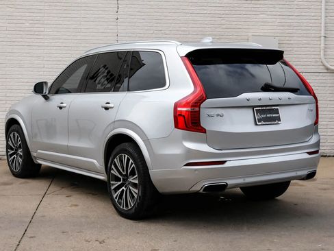 Used 2020 Volvo XC90 T5 Momentum w/ Protection Package Premier FWD image 10