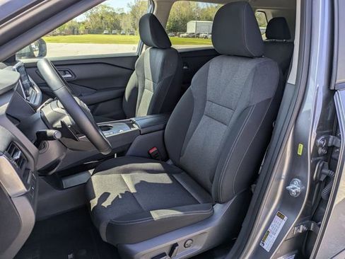 Used 2025 Nissan Rogue SV image 12