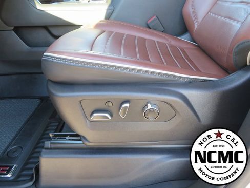 Used 2024 GMC Sierra 3500 Denali Ultimate image 33