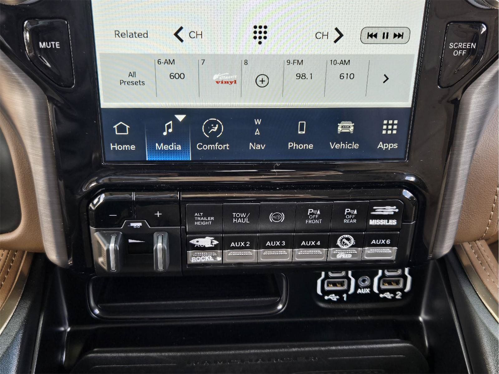 Used 2024 RAM 2500 Limited w/ Safety Group AWD/4WD image 18