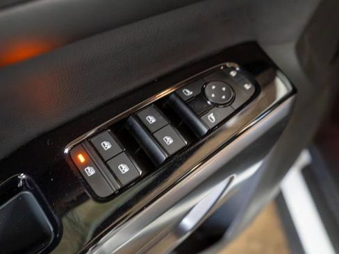 Used 2024 Nissan Pathfinder SL AWD/4WD image 21